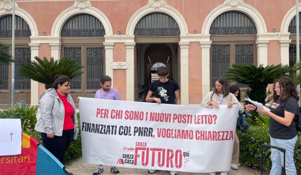 A Messina studenti in tenda contro il caro affitti