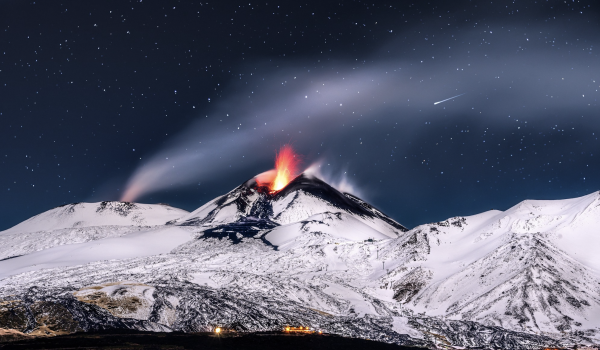 INGV: «L’ampiezza media del tremore vulcanico dell’Etna continua a mostrare un andamento variabile nel tempo»