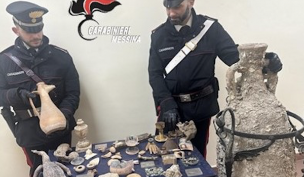 Messina: denunciato un cittadino straniero per ricettazione di beni culturali, tra i reperti anche un alligatore mummificato