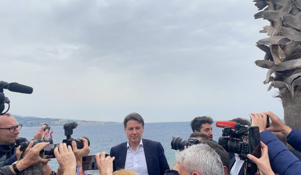 Ponte sullo stretto, Giuseppe Conte a Messina per ribadire il no al progetto